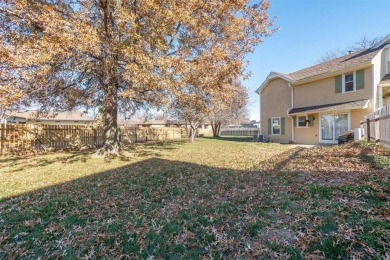 This wonderful Lakewood Listing is ready for new owners! This on Lakewood Oaks Golf Club, Ltd. in Missouri - for sale on GolfHomes.com, golf home, golf lot