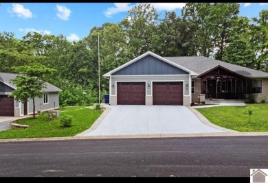 Come look at this stunning custom built home! This home boasts on Arrowhead Golf Club in Kentucky - for sale on GolfHomes.com, golf home, golf lot