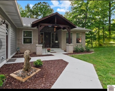Come look at this stunning custom built home! This home boasts on Arrowhead Golf Club in Kentucky - for sale on GolfHomes.com, golf home, golf lot