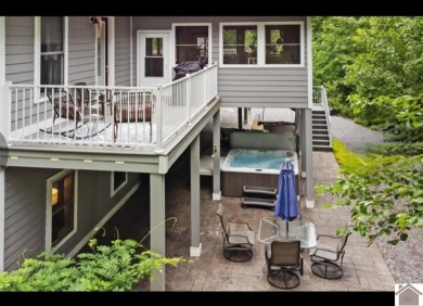 Come look at this stunning custom built home! This home boasts on Arrowhead Golf Club in Kentucky - for sale on GolfHomes.com, golf home, golf lot