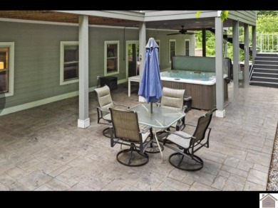 Come look at this stunning custom built home! This home boasts on Arrowhead Golf Club in Kentucky - for sale on GolfHomes.com, golf home, golf lot