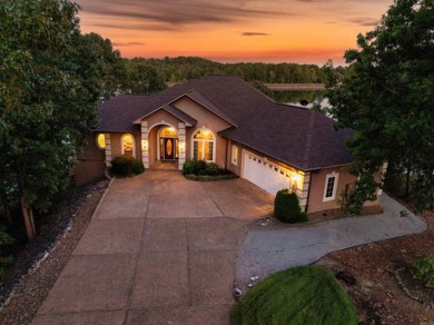 Spacious Lake Front Home on Lake Granada with 339' of lake on Granada Golf Course in Arkansas - for sale on GolfHomes.com, golf home, golf lot