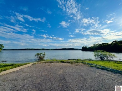 Discover an exceptional opportunity to build your dream home on Mineral Mound Golf Course in Kentucky - for sale on GolfHomes.com, golf home, golf lot