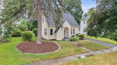 This cozy 2-bedroom, 1.5 bath home has so much to offer! Located on En-Joie Golf Course in New York - for sale on GolfHomes.com, golf home, golf lot