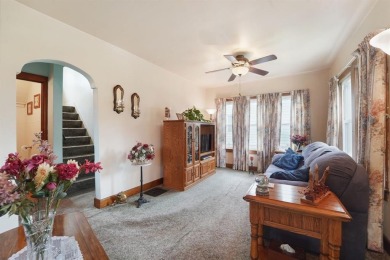 This cozy 2-bedroom, 1.5 bath home has so much to offer! Located on En-Joie Golf Course in New York - for sale on GolfHomes.com, golf home, golf lot