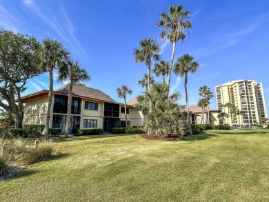 Cozy 1bedroom 1 bath condo in Ocean Villas III in the highly on Ocean Village Golf Course in Florida - for sale on GolfHomes.com, golf home, golf lot