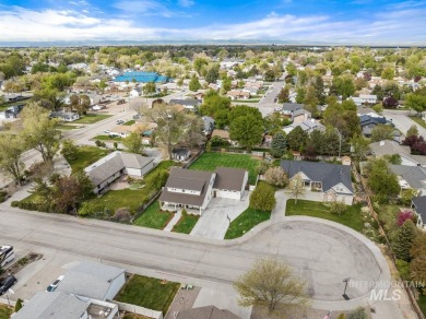 Welcome to your perfect family home located just two blocks from on Desert Canyon Golf Course in Idaho - for sale on GolfHomes.com, golf home, golf lot