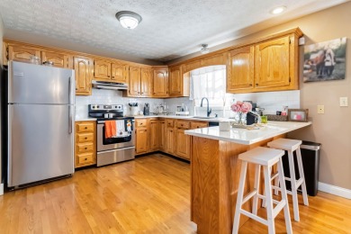 LOCATION!! STUNNING home in Hunting Creek Subdivision, London on London Country Club in Kentucky - for sale on GolfHomes.com, golf home, golf lot