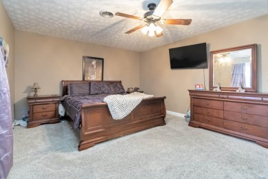 LOCATION!! STUNNING home in Hunting Creek Subdivision, London on London Country Club in Kentucky - for sale on GolfHomes.com, golf home, golf lot