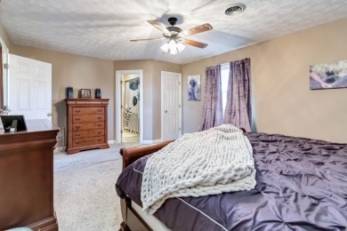 LOCATION!! STUNNING home in Hunting Creek Subdivision, London on London Country Club in Kentucky - for sale on GolfHomes.com, golf home, golf lot
