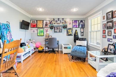 LOCATION!! STUNNING home in Hunting Creek Subdivision, London on London Country Club in Kentucky - for sale on GolfHomes.com, golf home, golf lot