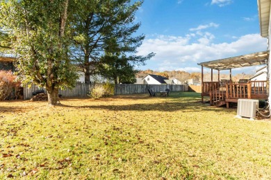 LOCATION!! STUNNING home in Hunting Creek Subdivision, London on London Country Club in Kentucky - for sale on GolfHomes.com, golf home, golf lot