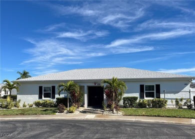 **WOW! A CORNER LOT*DBL GARAGE* AND AN EXTRA 2 SPACE PARKING on Cypress Lake Country Club in Florida - for sale on GolfHomes.com, golf home, golf lot