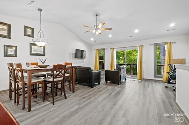 Lake View, Move-in ready and fully renovated! This charming 2 on Bella Vista Country Club - Berksdale in Arkansas - for sale on GolfHomes.com, golf home, golf lot