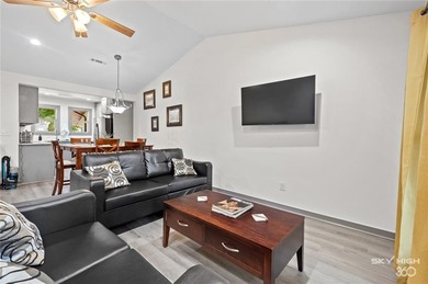 Lake View, Move-in ready and fully renovated! This charming 2 on Bella Vista Country Club - Berksdale in Arkansas - for sale on GolfHomes.com, golf home, golf lot