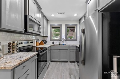 Lake View, Move-in ready and fully renovated! This charming 2 on Bella Vista Country Club - Berksdale in Arkansas - for sale on GolfHomes.com, golf home, golf lot