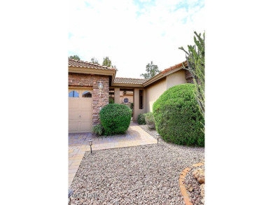 Welcome home to the all-inclusive Sun Lakes Community! This 2300 on Palo Verde Golf and Country Club in Arizona - for sale on GolfHomes.com, golf home, golf lot