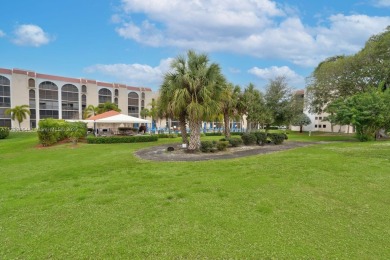 COME AND FALL IN LOVE WITH THIS TASTEFULLY RENOVATED CONDO! 2 on Inverrary Country Club in Florida - for sale on GolfHomes.com, golf home, golf lot