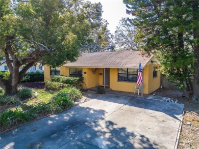 Ready for your personal touches and other updates. Perfect for on Babe Zaharias Golf Course in Florida - for sale on GolfHomes.com, golf home, golf lot