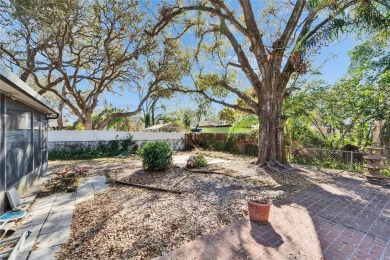 Ready for your personal touches and other updates. Perfect for on Babe Zaharias Golf Course in Florida - for sale on GolfHomes.com, golf home, golf lot