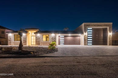 This beautiful home truly has it all! Located in the residential on London Bridge Golf Course in Arizona - for sale on GolfHomes.com, golf home, golf lot