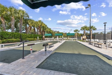 Welcome to paradise in the highly sought-after bundled golf on Spring Run Golf Club in Florida - for sale on GolfHomes.com, golf home, golf lot