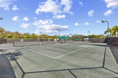 Welcome to paradise in the highly sought-after bundled golf on Spring Run Golf Club in Florida - for sale on GolfHomes.com, golf home, golf lot