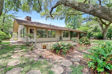 Lovingly cared for by longtime owners, this 3BR/2.5BA on Port Royal Golf and Racquet Club in South Carolina - for sale on GolfHomes.com, golf home, golf lot