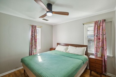 !MOTIVATED SELLER! Make us an offer on this Darling 1944 on Stevens Park Golf Course in Texas - for sale on GolfHomes.com, golf home, golf lot