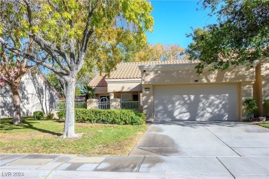 Stunningly updated 2-bedroom, 2-bathroom Carlsbad model townhome on Palm Valley Golf Course in Nevada - for sale on GolfHomes.com, golf home, golf lot