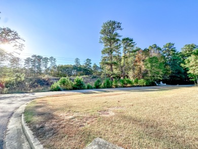 Attention all builders!!! Check out this lovely corner building on Columbus Country Club in Mississippi - for sale on GolfHomes.com, golf home, golf lot