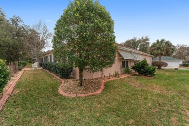 BACK ON THE MARKET. BUYERS FOR THIS HOME HAD THEIR BUYERS LOSE on Eagle Ridge At Spruce Creek Country Club in Florida - for sale on GolfHomes.com, golf home, golf lot