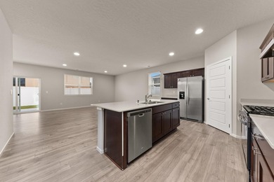 Beautiful 4 bedroom 2 bath single-level home with a 3-car on The Fairways at West Terrace in Washington - for sale on GolfHomes.com, golf home, golf lot