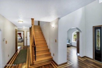 Golfers Delight you will love this 5 bedroom 3.5 bath on the on Stoneridge Golf Club in Idaho - for sale on GolfHomes.com, golf home, golf lot