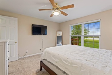 Welcome home to this adorable and well-maintained 2-bedroom on Ironhorse Golf Course in Illinois - for sale on GolfHomes.com, golf home, golf lot