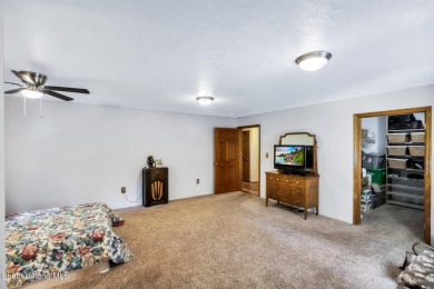 Golfers Delight you will love this 5 bedroom 3.5 bath on the on Stoneridge Golf Club in Idaho - for sale on GolfHomes.com, golf home, golf lot
