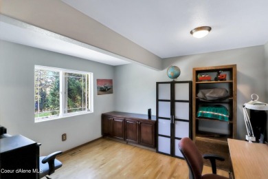 Golfers Delight you will love this 5 bedroom 3.5 bath on the on Stoneridge Golf Club in Idaho - for sale on GolfHomes.com, golf home, golf lot