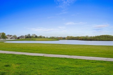 Welcome home to this adorable and well-maintained 2-bedroom on Ironhorse Golf Course in Illinois - for sale on GolfHomes.com, golf home, golf lot