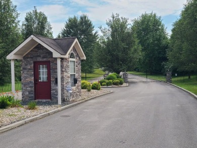 3 bedroom 2 full bath villa, split floor plan, stone fireplace on Woodson Bend Resort in Kentucky - for sale on GolfHomes.com, golf home, golf lot