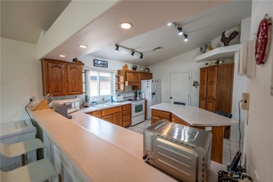 LOVELY 3-BED, 2-BATH HOME IN A GREAT SPOT!! This well-kept on Cerbat Cliffs Golf Course in Arizona - for sale on GolfHomes.com, golf home, golf lot