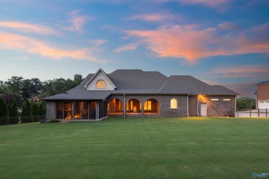 Experience refined living in this 5 bed, 5 bath luxury home on on Canebrake Golf Club in Alabama - for sale on GolfHomes.com, golf home, golf lot