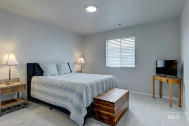 Like New Nampa Home in Prime Location! This stunning home is on Hunters Point Golf Club in Idaho - for sale on GolfHomes.com, golf home, golf lot