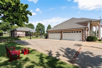 GORGEOUS CUSTOM BUILT BRICK HOME THAT BACKS UP TO MUSKOGEE GOLF on Muskogee Country Club in Oklahoma - for sale on GolfHomes.com, golf home, golf lot