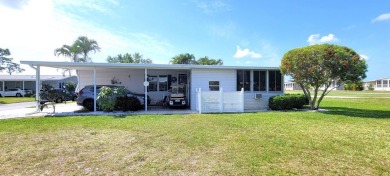 MOTIVATED Seller!!! 2Bed/2Bath+Bonus Room PET FRIENDLY! GOLF on Blue Heron Pines Golf Course in Florida - for sale on GolfHomes.com, golf home, golf lot