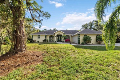 **THIS PROPERTY QUALIFIES FOR A LENDER INCENTIVE (up to $8,000) on The Oaks Club in Florida - for sale on GolfHomes.com, golf home, golf lot