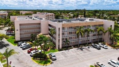 This unit is a RENOVATED & UPDATED -1370 SF 2BR/2BA unit in the on Sunrise Lakes Phase IV Golf Course in Florida - for sale on GolfHomes.com, golf home, golf lot