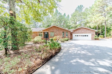 Welcome home to Seven Lakes North! This meticulously maintained on Seven Lakes Country Club in North Carolina - for sale on GolfHomes.com, golf home, golf lot