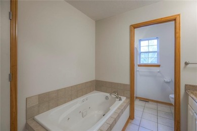 Meticulously maintained and move in ready! True ranch with 3 on Drumm Farm Golf Course in Missouri - for sale on GolfHomes.com, golf home, golf lot