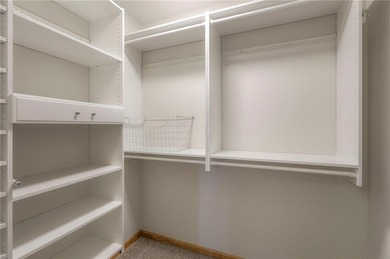 Meticulously maintained and move in ready! True ranch with 3 on Drumm Farm Golf Course in Missouri - for sale on GolfHomes.com, golf home, golf lot