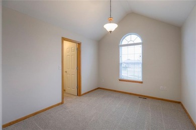 Meticulously maintained and move in ready! True ranch with 3 on Drumm Farm Golf Course in Missouri - for sale on GolfHomes.com, golf home, golf lot